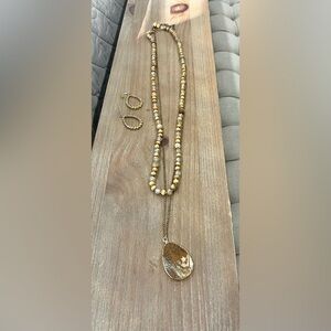 Elegant Gold and Cream Beaded Necklace Set